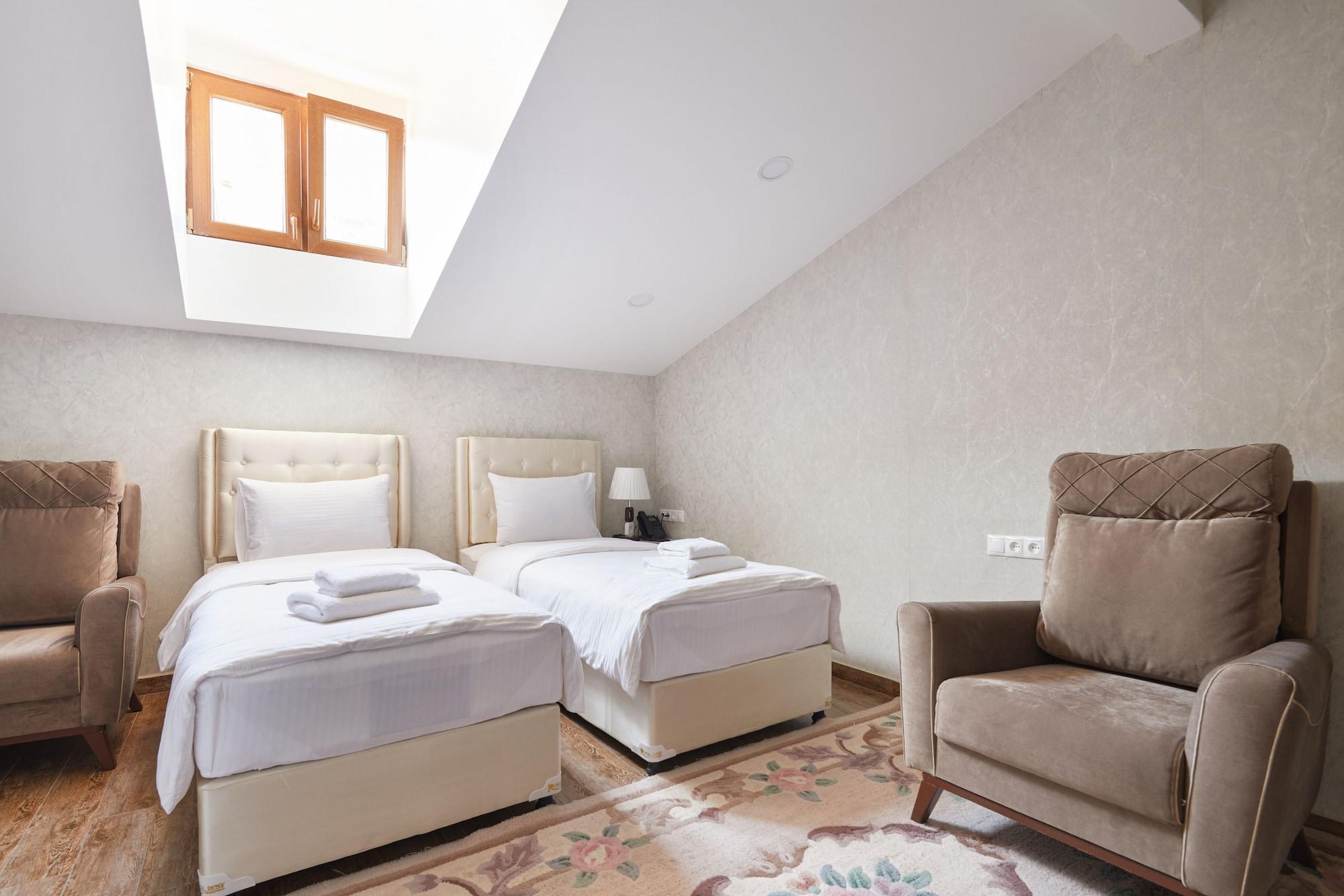 Otel Aivani Old